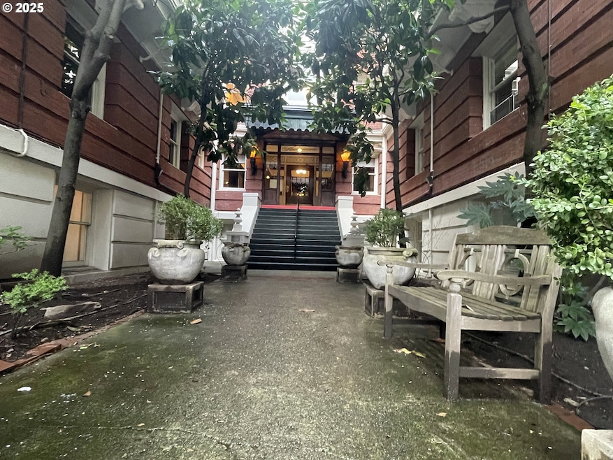 2083 NW Johnson St unit 5, Portland, OR 97209 - photo 1