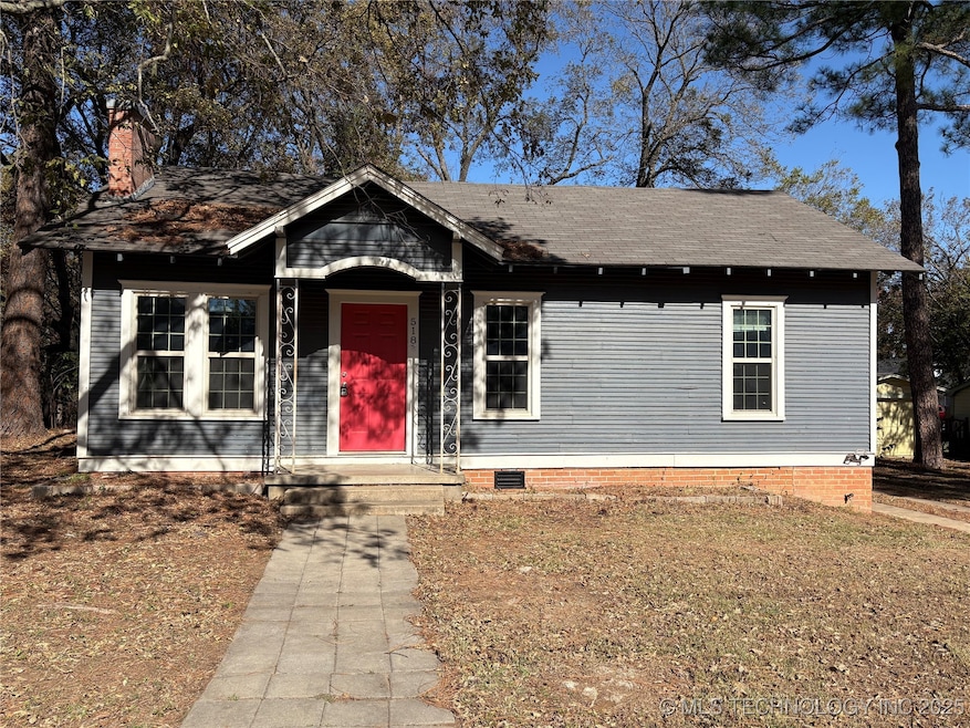 518 W Locust St, Durant, OK 74701 - photo 1