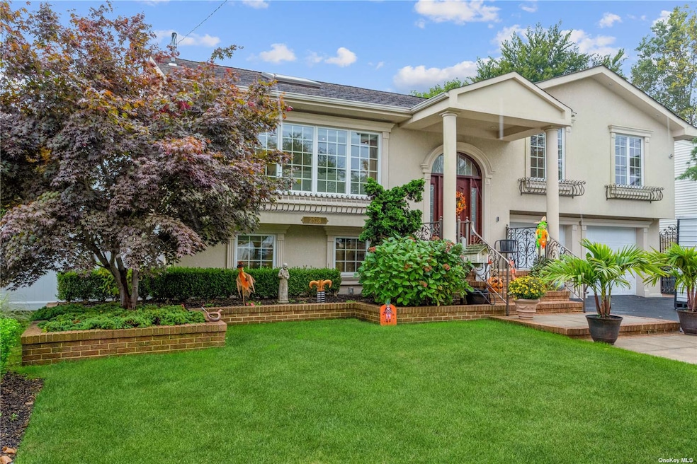 2528 Randy Ln, Bellmore, NY 11710 - photo 1