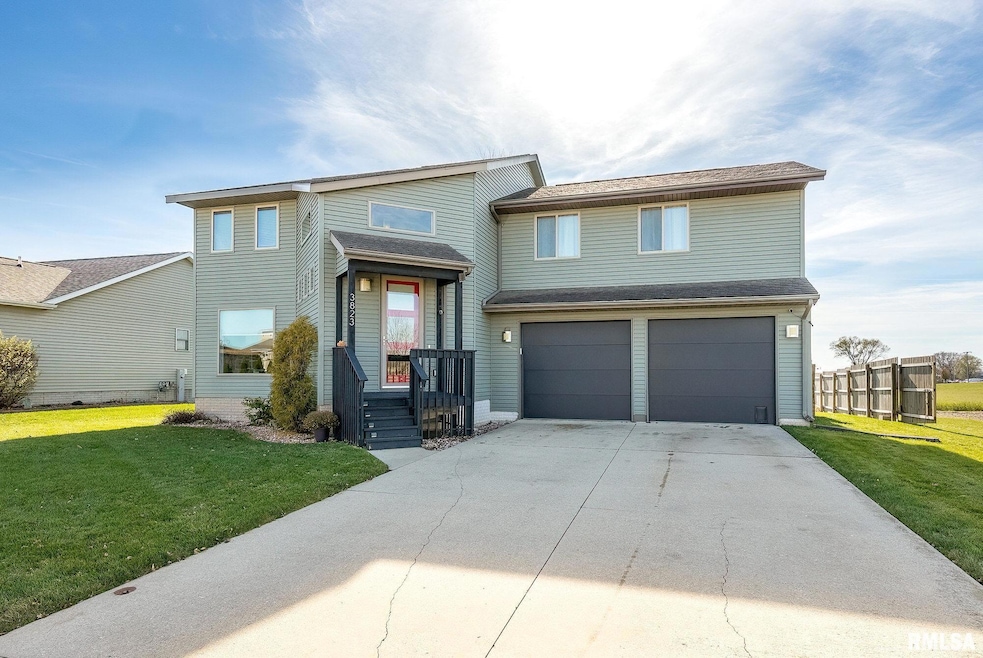 3823 W 44th St, Davenport, IA 52806 - photo 1