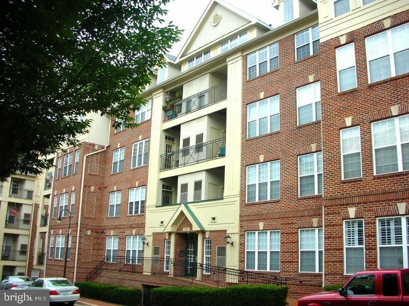 1321 N Adams Ct unit 303, Arlington, VA 22201 - photo 1