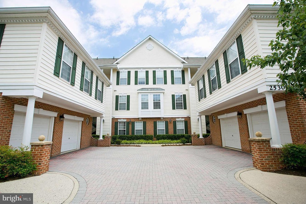 25300 Lake Mist Square unit 102, Chantilly, VA 20152 - photo 1