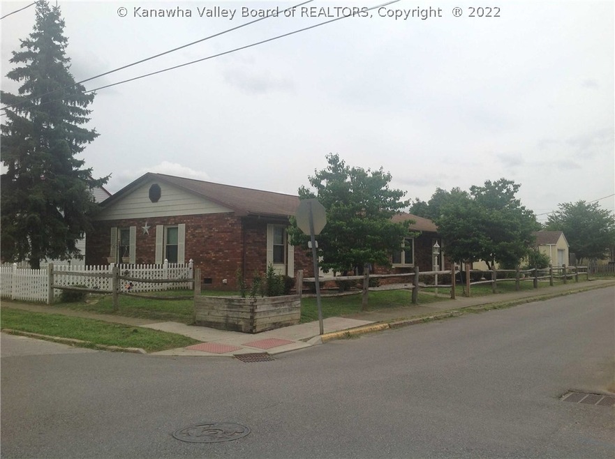 2010 Myers Ave, Dunbar, WV 25064 - photo 1