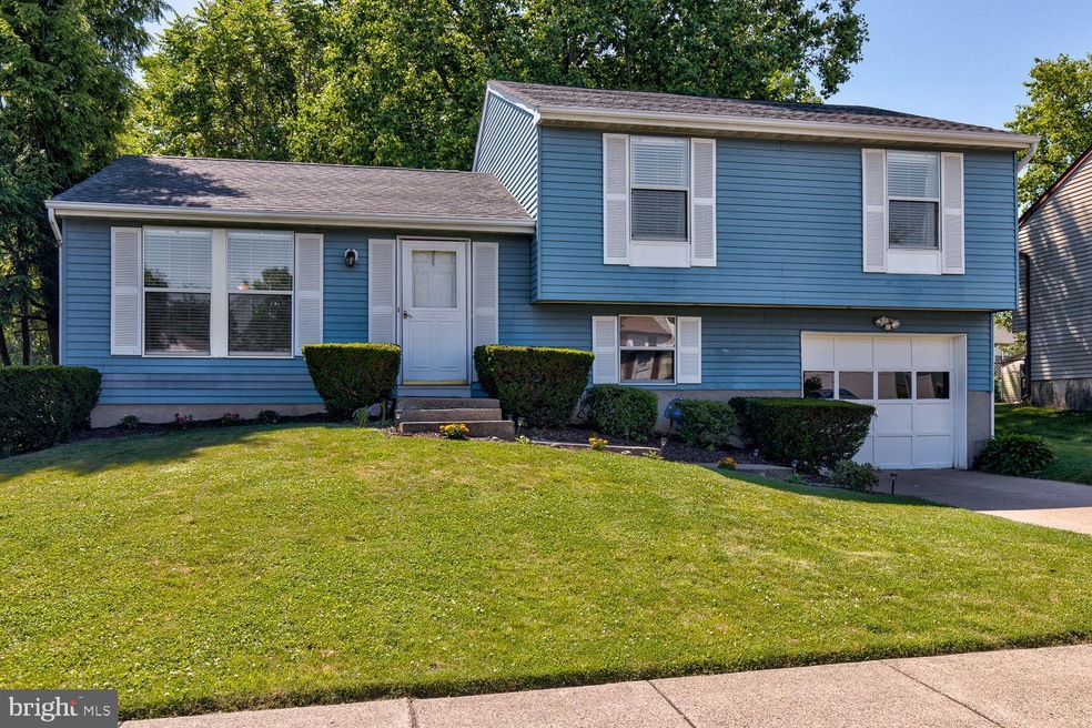 165 Independence Dr, Morrisville, PA 19067 - photo 1
