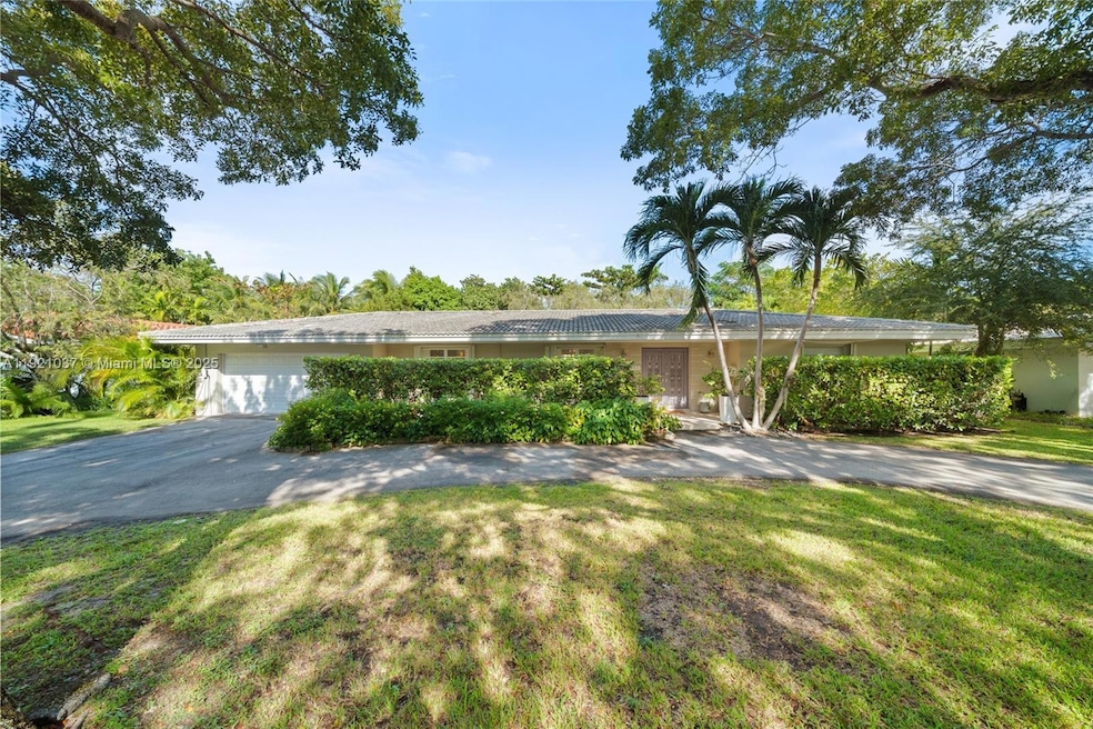 341 Island Dr, Key Biscayne, FL 33149 - photo 1