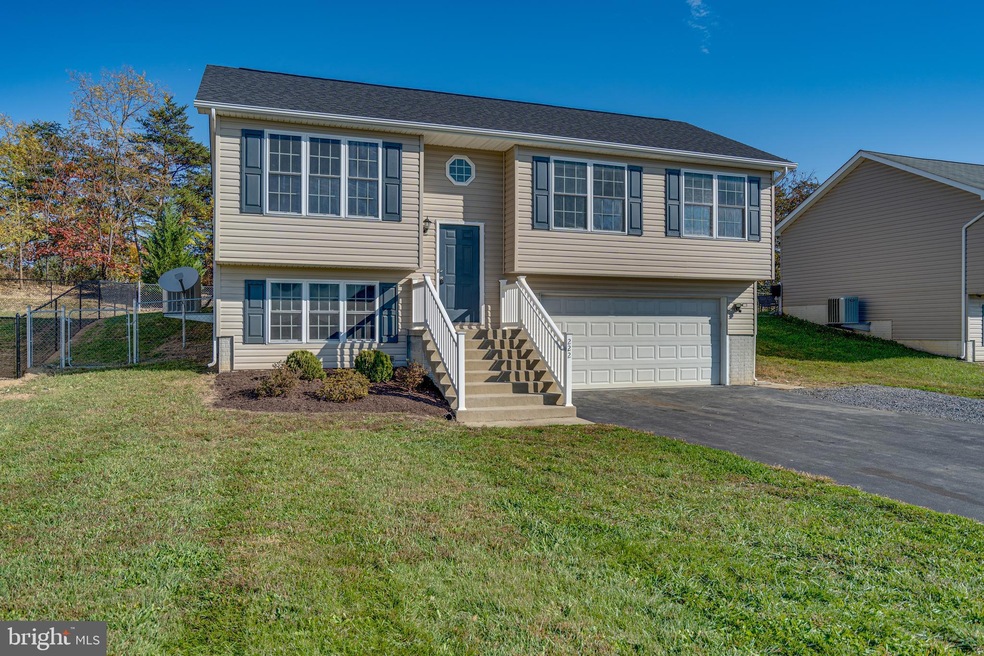 222 Freight Car Cir, Inwood, WV 25428 - photo 1