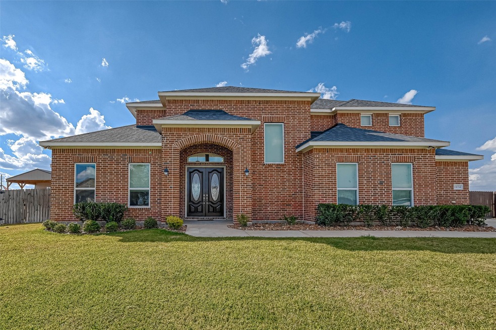 11034 Stallion Dr, Needville, TX 77461 - photo 1