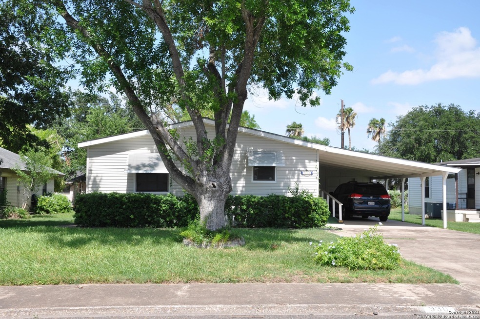 930 Citrus Dr, Alamo, TX 78516 - photo 1