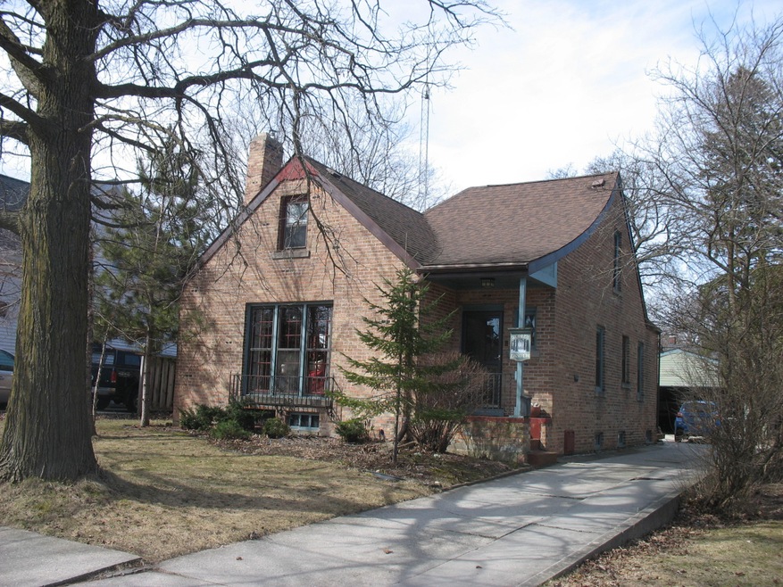 1016 N 16th St
