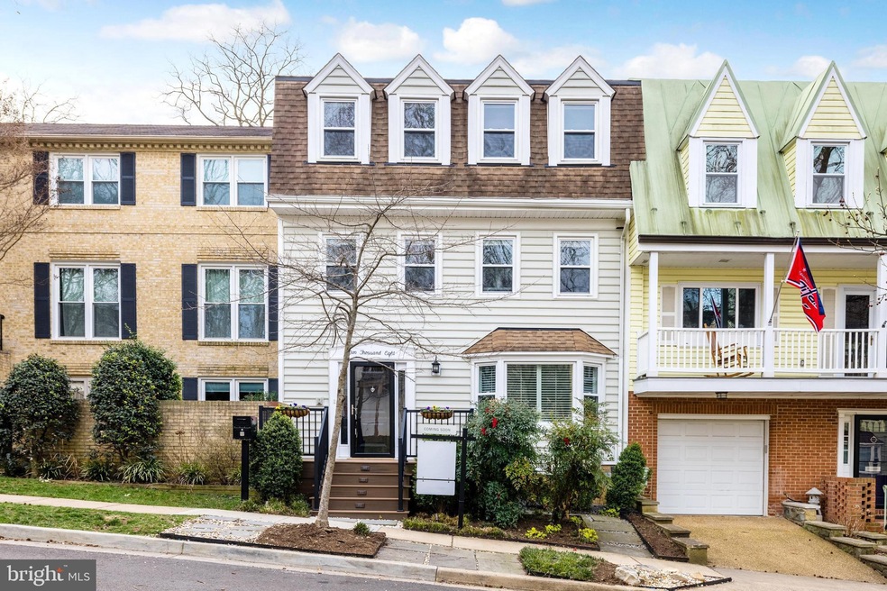 2008 N Brandywine St, Arlington, VA 22207 - photo 1