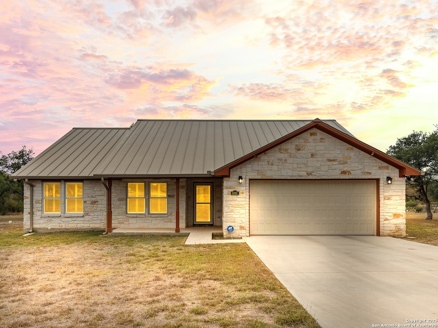 8101 Ozark Dr, San Marcos, TX 78666 - photo 1