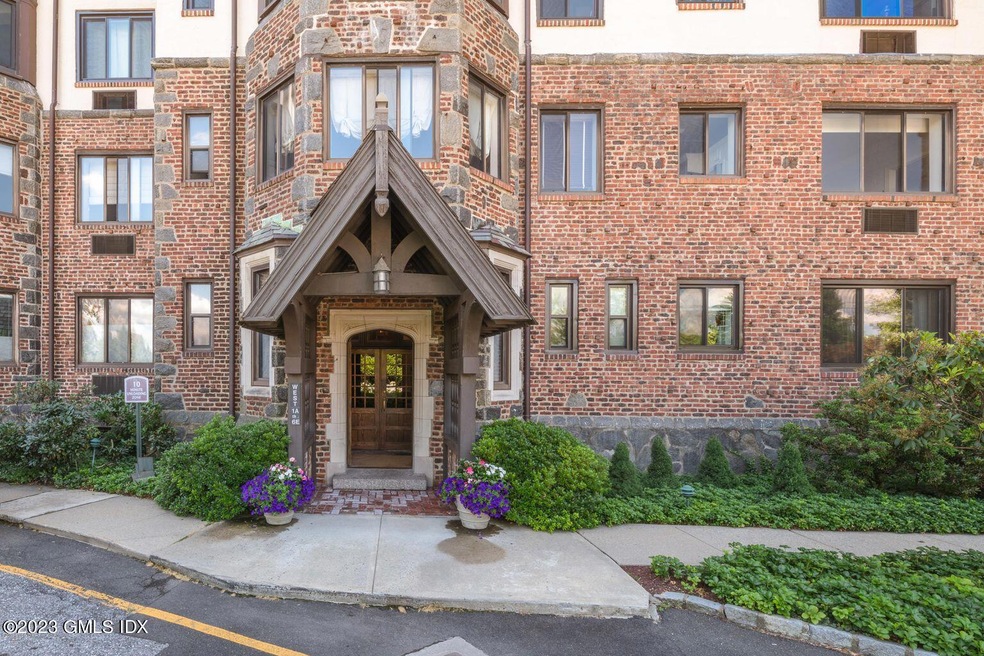 Greenwich Lodge unit 4A, Greenwich, CT 06830 - photo 1