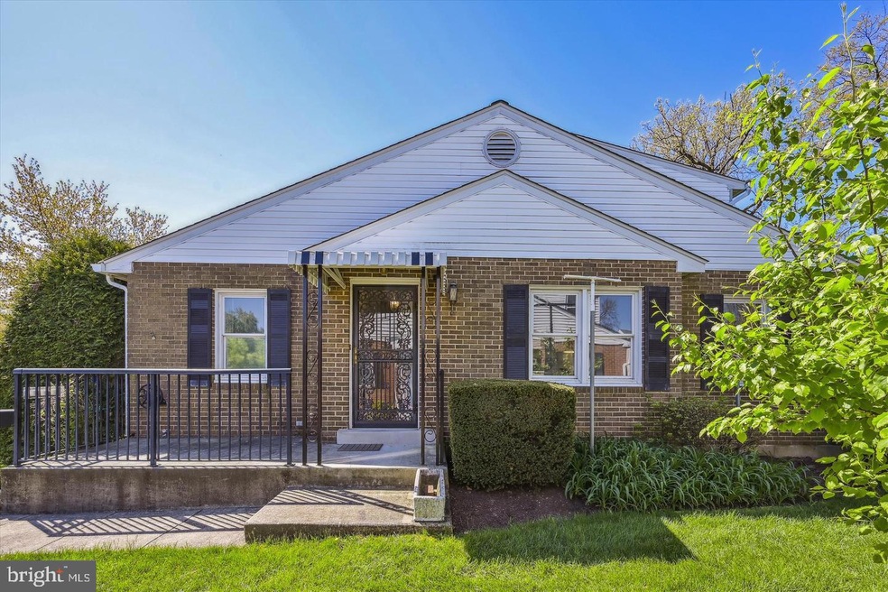 14914 Laurel Oaks Ln, Laurel, MD 20707 - photo 1