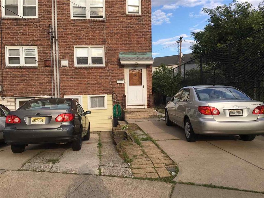 40 Sycamore Rd, Jersey City, NJ 07305 - photo 1