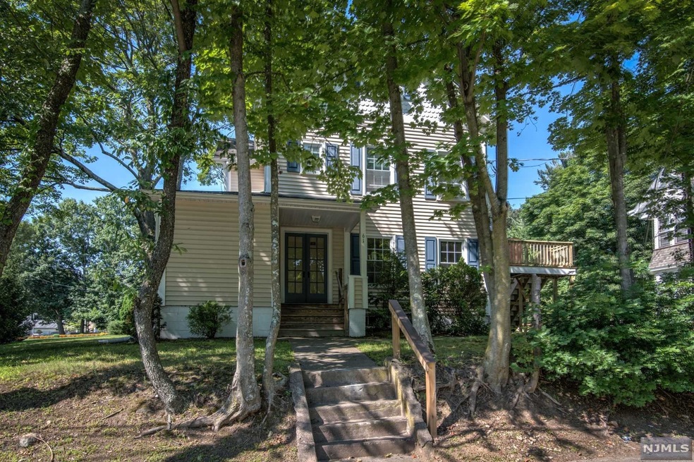 61 Myrtle Ave unit 1, Allendale, NJ 07401 - photo 1