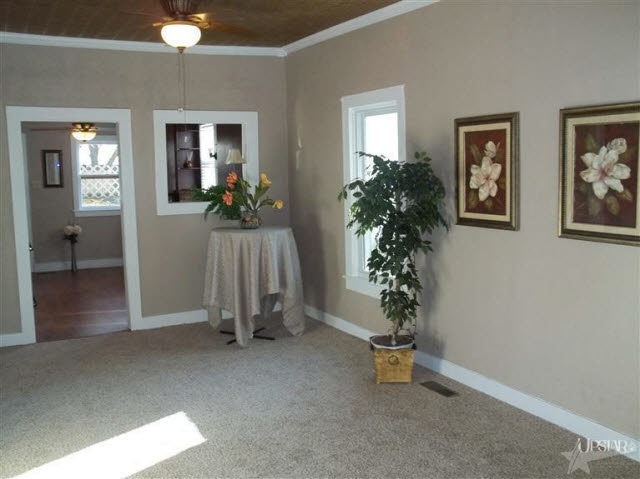 1042 Seward St, New Haven, IN 46774 - photo 1