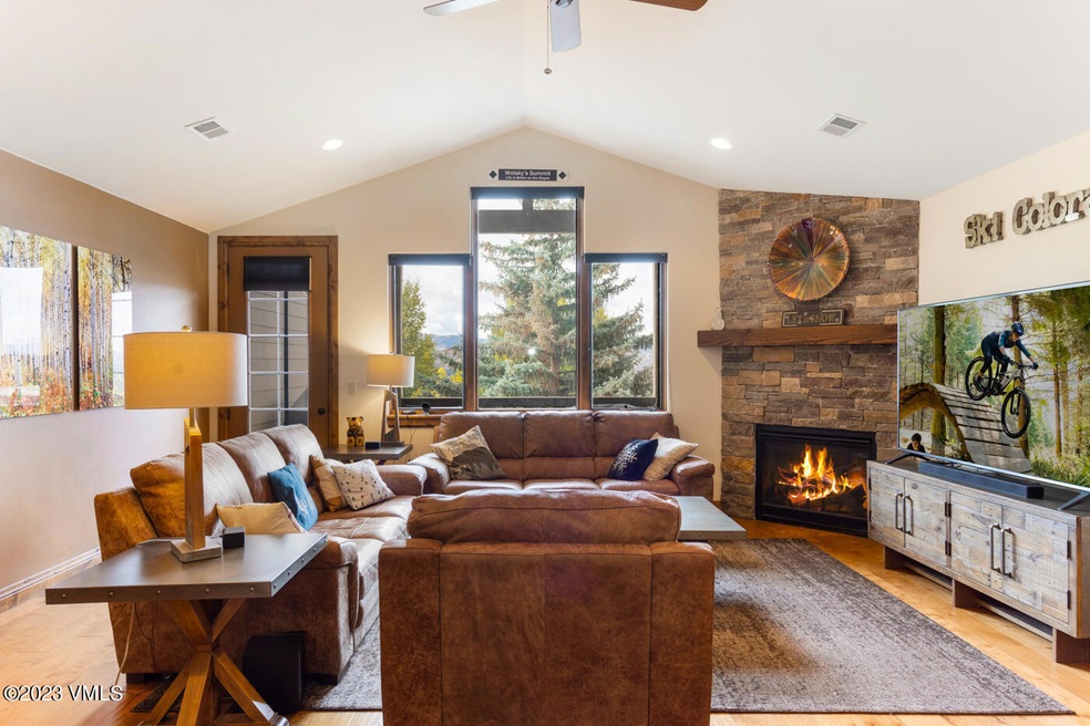 3070 W Wildridge Rd B MLS-26(1)