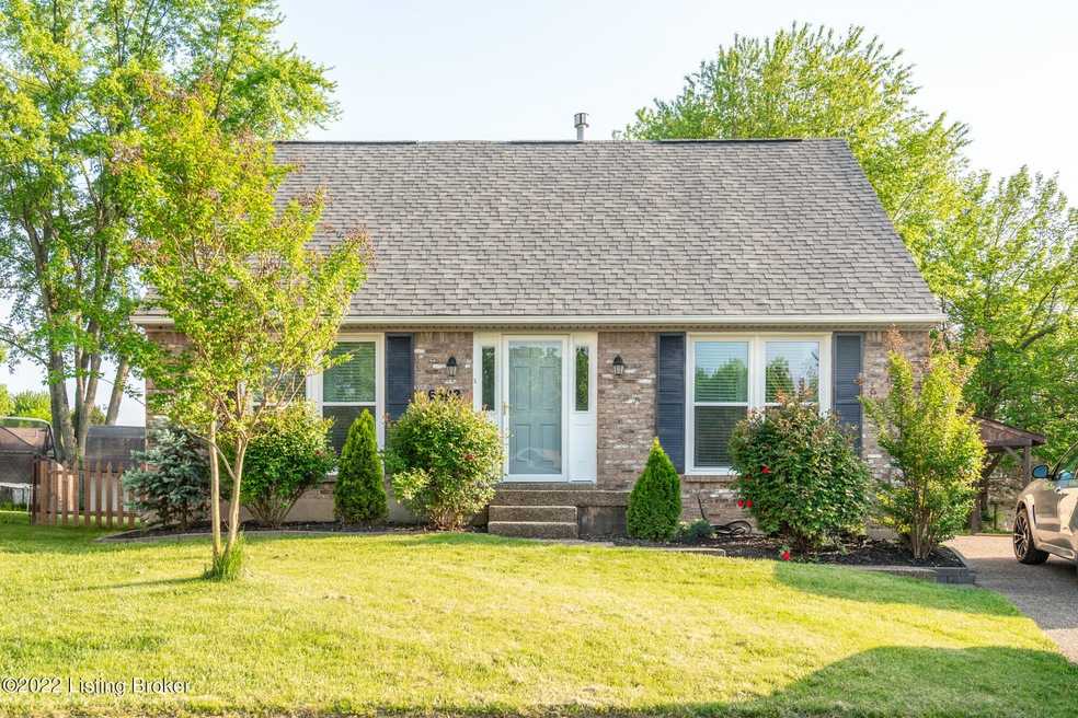 6802 Beard Ct, Louisville, KY 40228 - photo 1