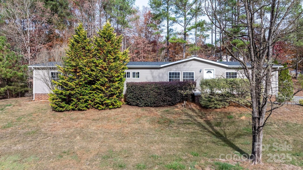 5499 Pembrooke Dr, Granite Falls, NC 28630 - photo 1