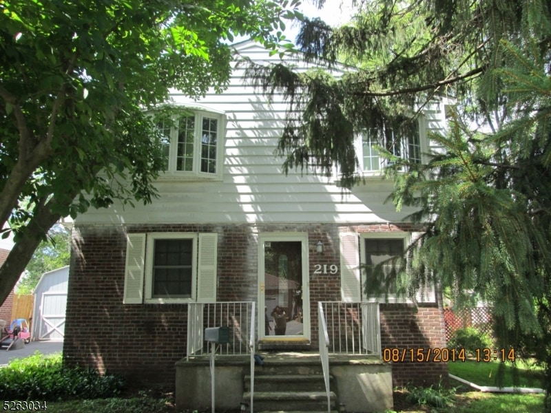 219 D St, Middlesex, NJ 08846 - photo 1