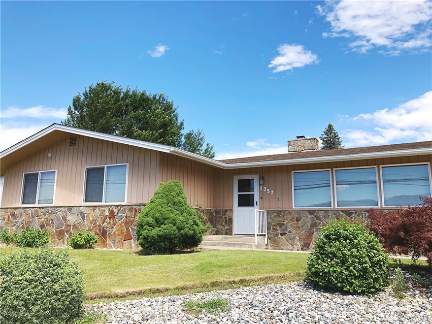 1357 Eastmont Ave, East Wenatchee, WA 98802 - photo 1