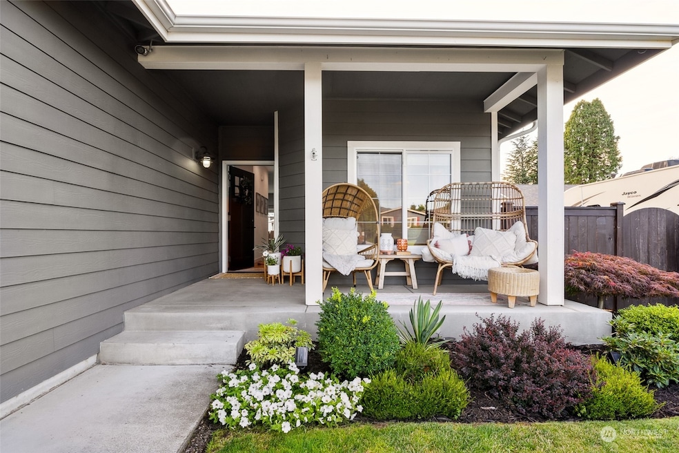 1928 Garfield St, Enumclaw, WA 98022 - photo 1