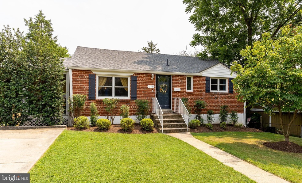 12709 Parkland Dr, Rockville, MD 20853 - photo 1