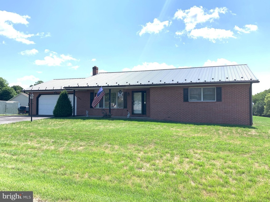 2480 Wenger Ln, Chambersburg, PA 17201 - photo 1