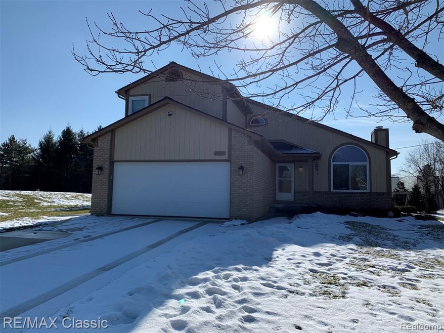 Light and bright open floor plan in the cul da sac