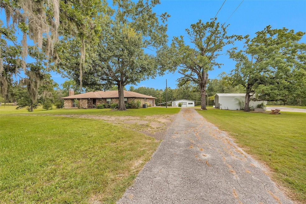 15 Brumley St, Huntsville, TX 77320 - photo 1