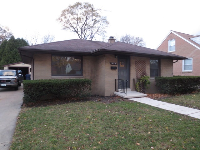 1028 Leith Ave, Waukegan, IL 60085 - photo 1