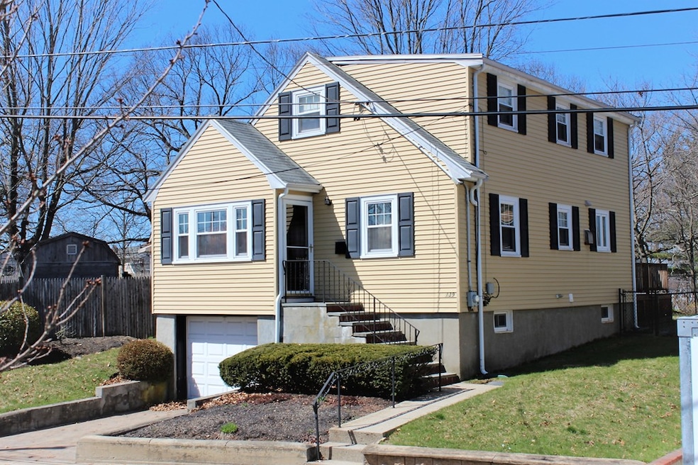 139 Keystone St, West Roxbury, MA 02132 - photo 1