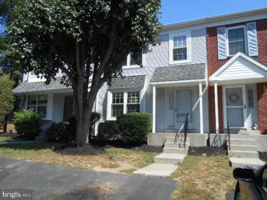 662 Kenney Ln, Brookhaven, PA 19015 - photo 1