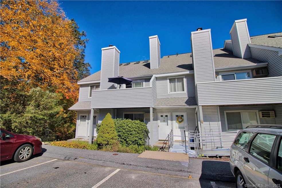 187 Lovers Ln unit 15, Torrington, CT 06790 - photo 1