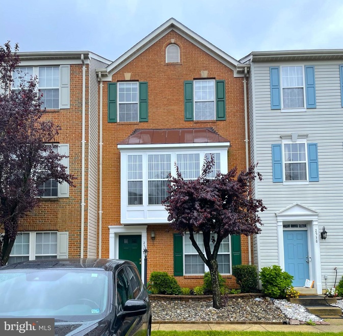 2540 Banshire Dr, Herndon, VA 20171 - photo 1