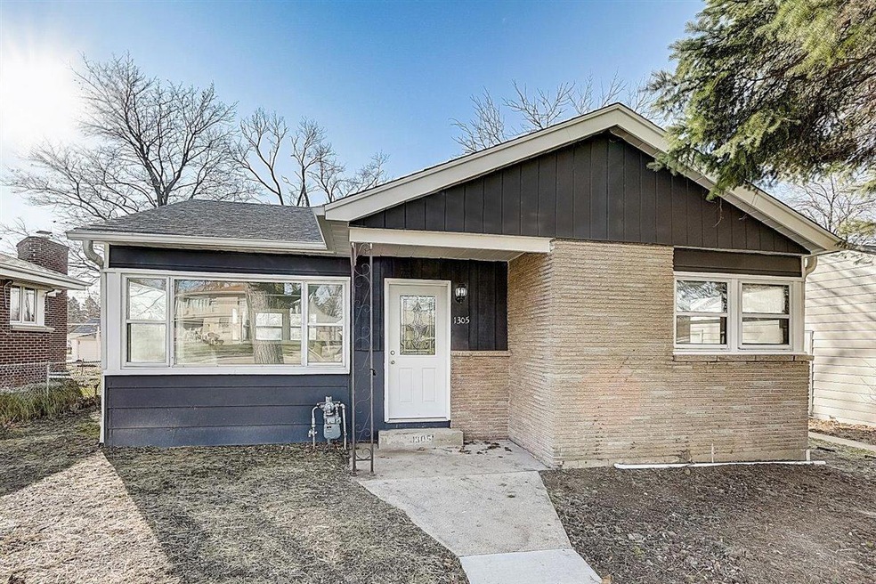 03-Manistique Ave-003