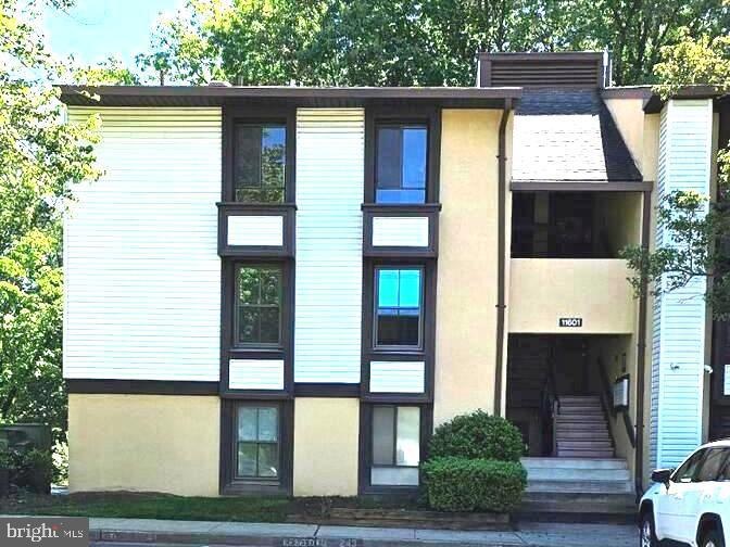 11601 Stoneview Square unit 11C, Reston, VA 20191 - photo 1
