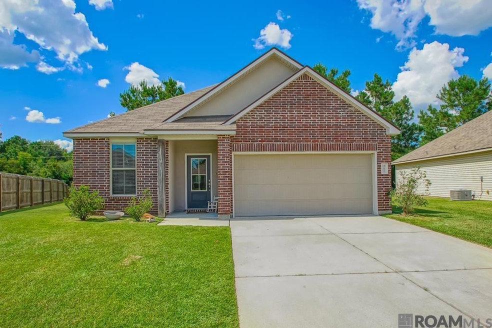 Pending $230,000 • Co-Listing Agent