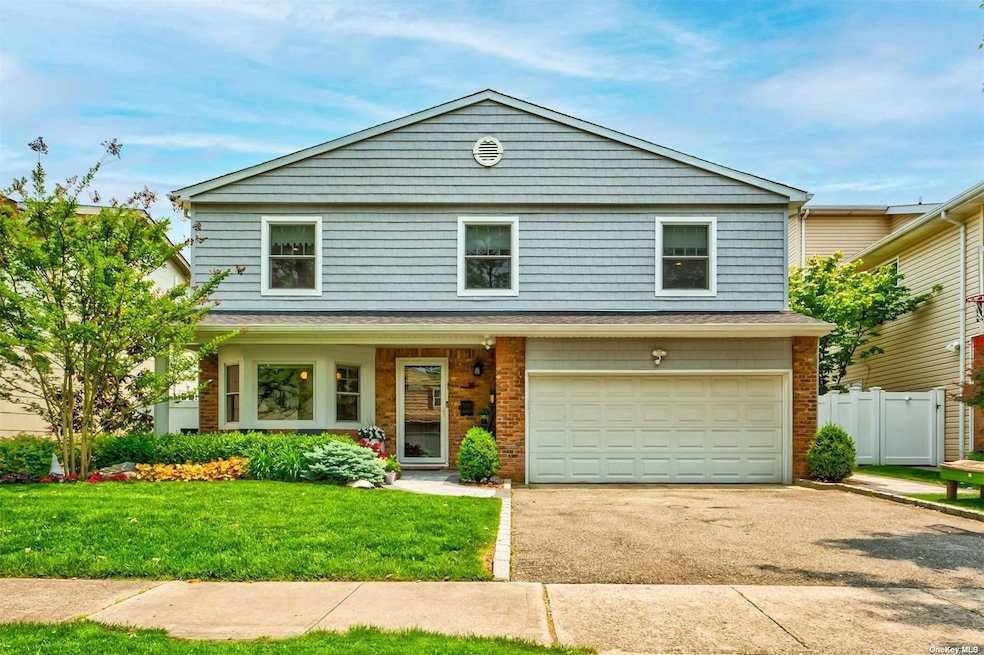 Sold $1,406,000 • Co-Listing Agent
