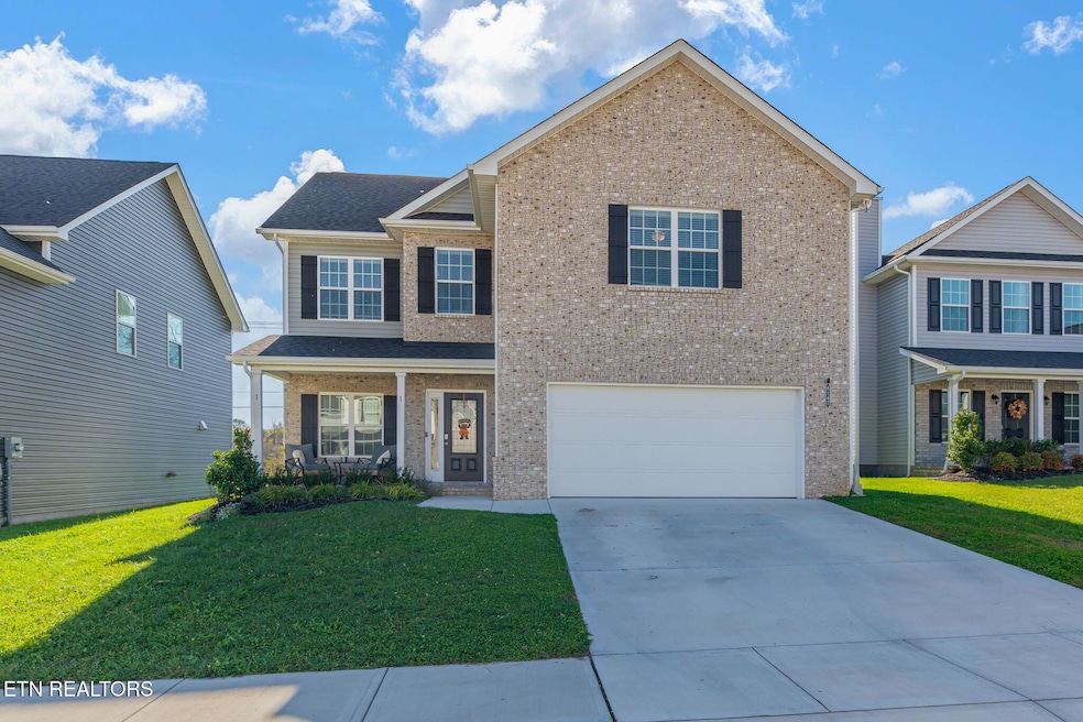 8147 Zenith Ln, Powell, TN 37849 - photo 1