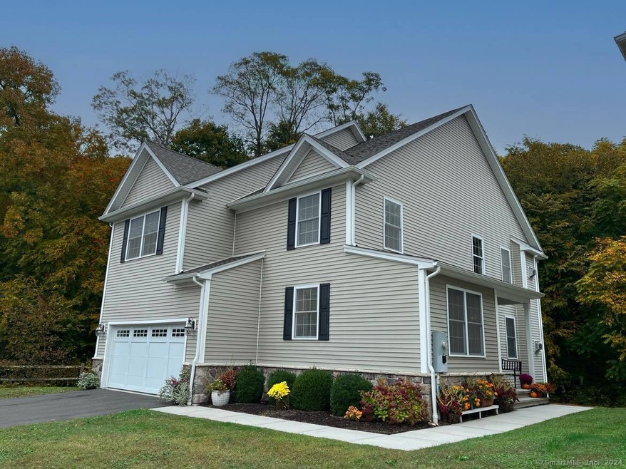 19 Forest Way unit 19, Bethel, CT 06801 - photo 1