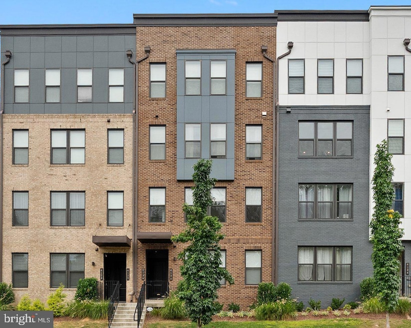 4128 Legato Rd unit 53, Fairfax, VA 22033 - photo 1