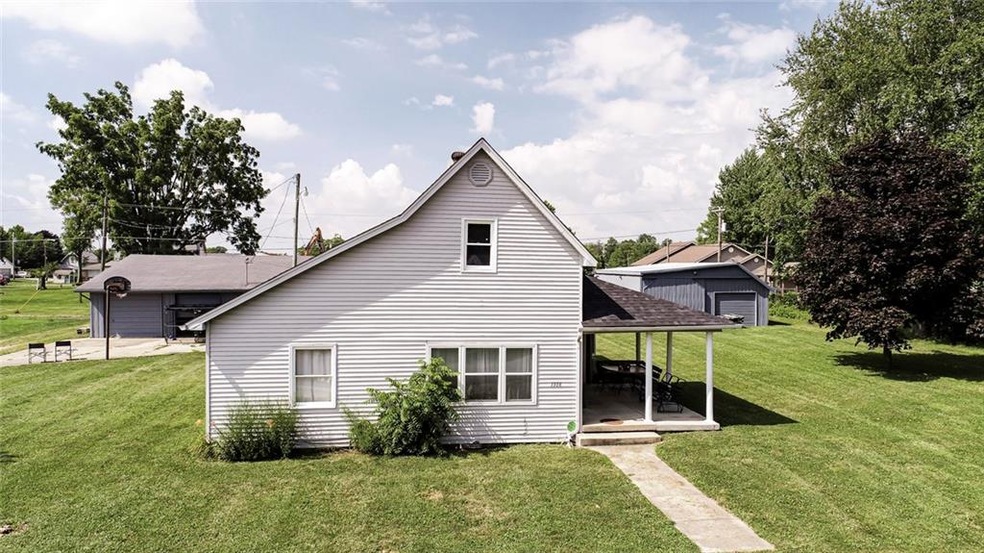 1918 N D St, Elwood, IN 46036 - photo 1