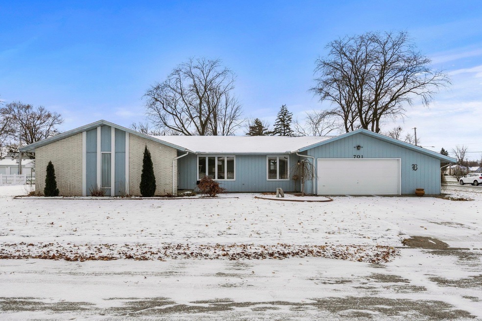 701 E 3rd St, Auburn, IN 46706 - photo 1