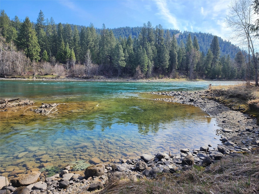 74 Cedar Creek Ext, Libby Montana 59923
Two parcels with 750+/_ Riverfront has a 26640 sqft 3/2 with shop & carport.