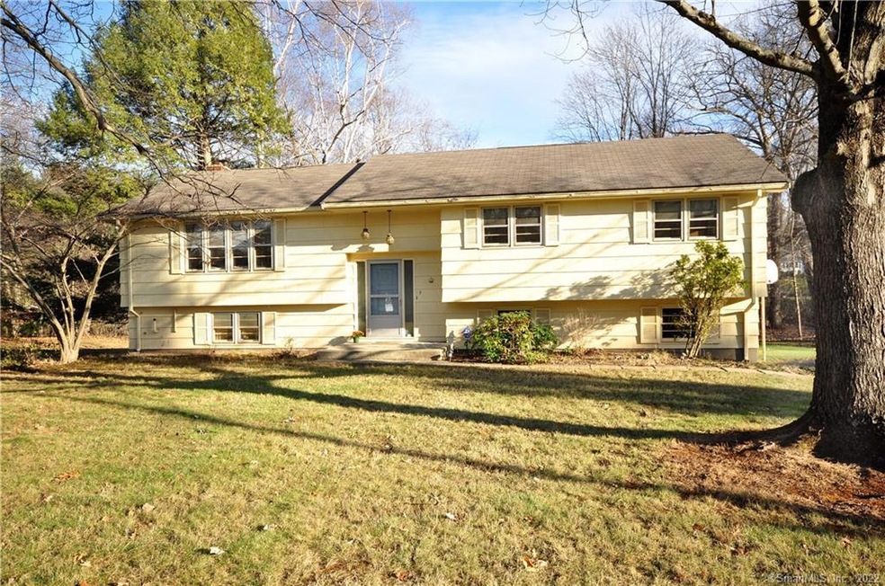 Welcome to 9 Maple Edge. Well maintained home with