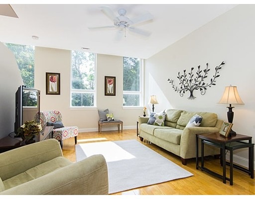 32 Ober Rd unit 32, Newton Center, MA 02459 - photo 1