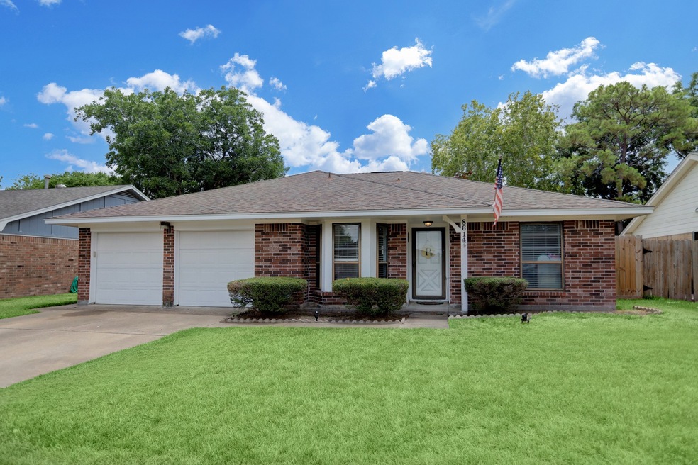 8614 Twisting Vine Ln, Houston, TX 77040 - photo 1