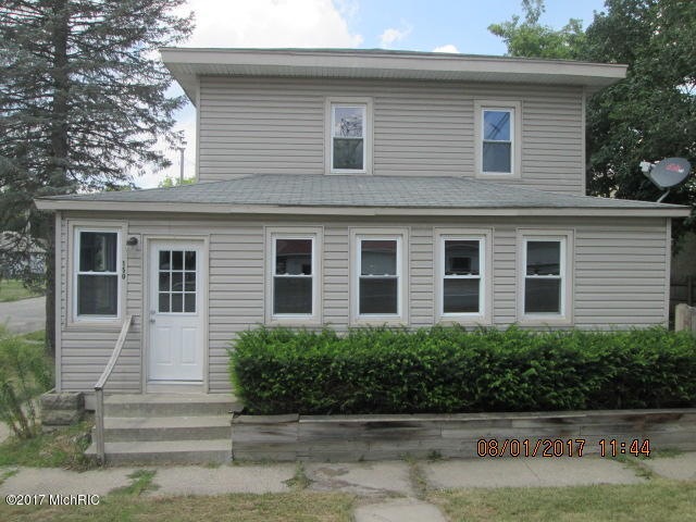 150 S Hudson St, Lowell, MI 49331 - photo 1
