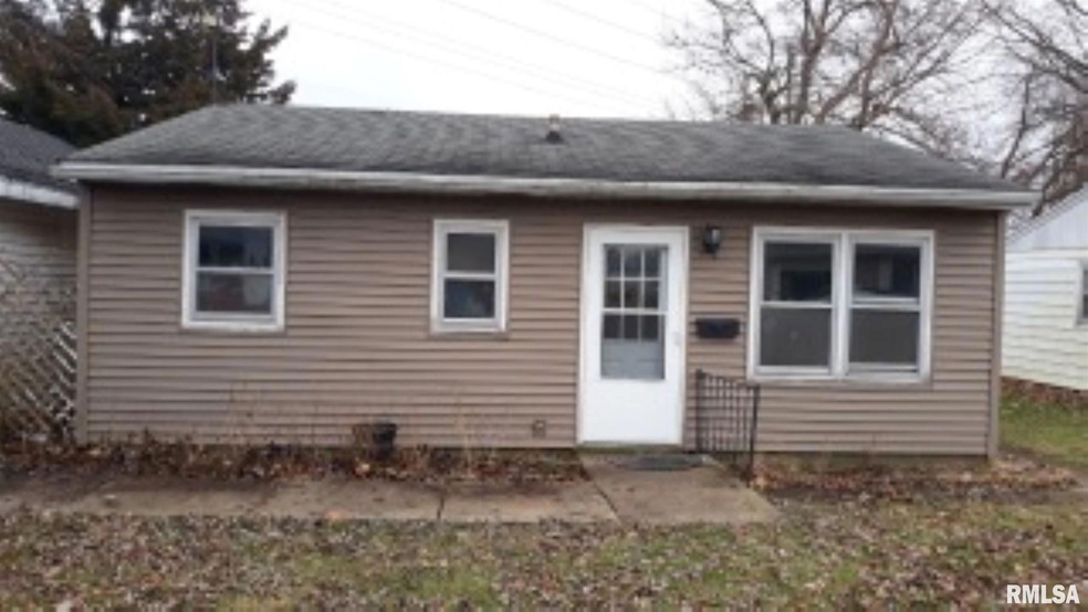 1314 N Hamilton St, Lincoln, IL 62656 - photo 1